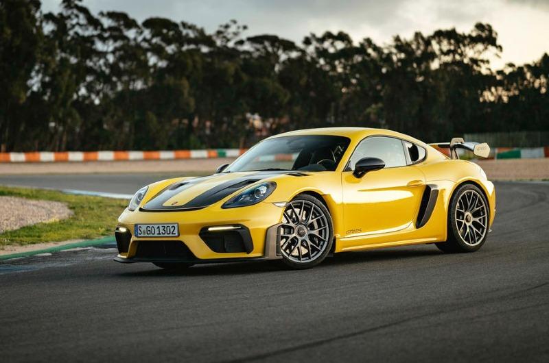 32-porsche-718-cayman-gt4-rs-2022-first-drive-static-front.jpg
