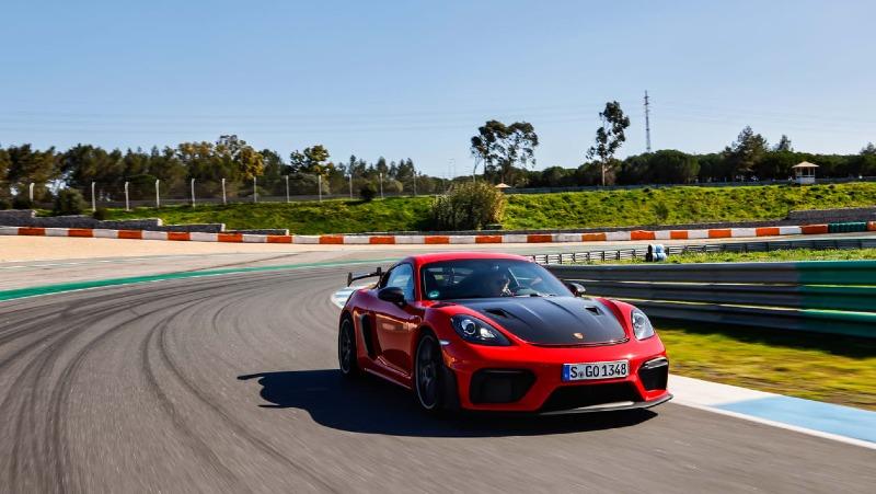 porschecayman_estoril02156_high_w15i7e.jpg