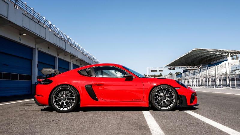 porschecayman_estoril04226_high_drg2fd.jpg