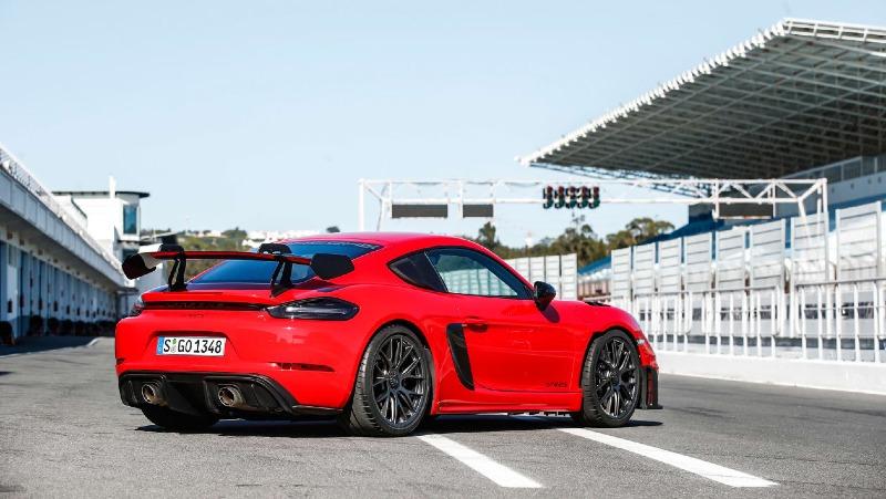 porschecayman_estoril08890_high_wxuiof.jpg