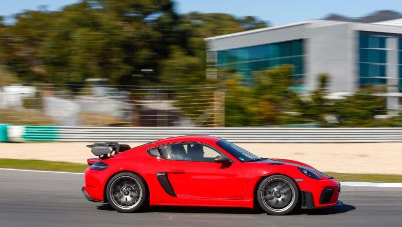 porschecayman_estoril04190_high_zatnbk.jpg