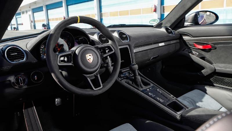 porschecayman_estoril08377_high_gkzumf.jpg