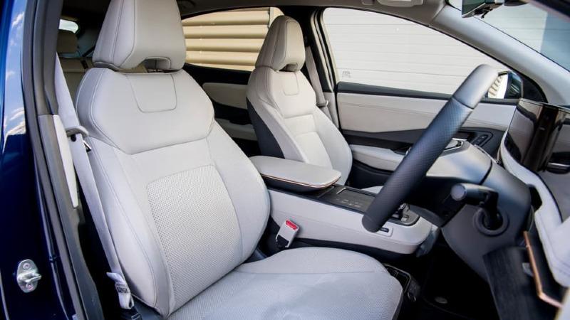 14-Nissan-Ariya.jpg