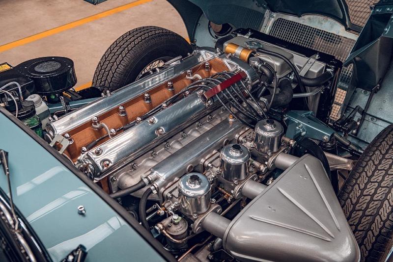 Jaguar_E-Type_0585_4151_HR.jpg