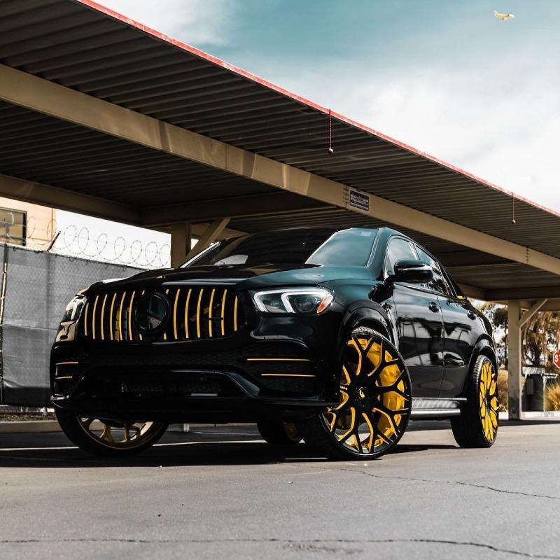 black-mercedes-amg-gle-53-dips-its-massive-forgiato-toes-in-yellow-joyful-touches_8.jpg
