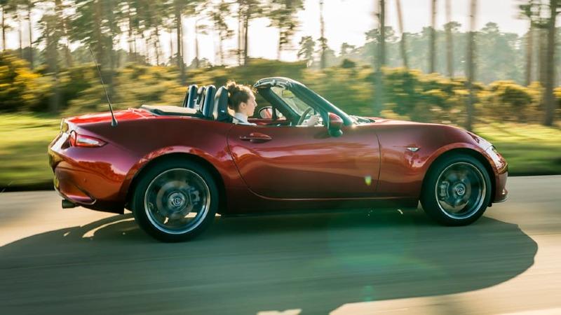 Mazda_MX-5_dynamic_side.jpg