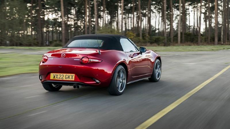 Mazda_MX-5_dynamic_rear34.jpg
