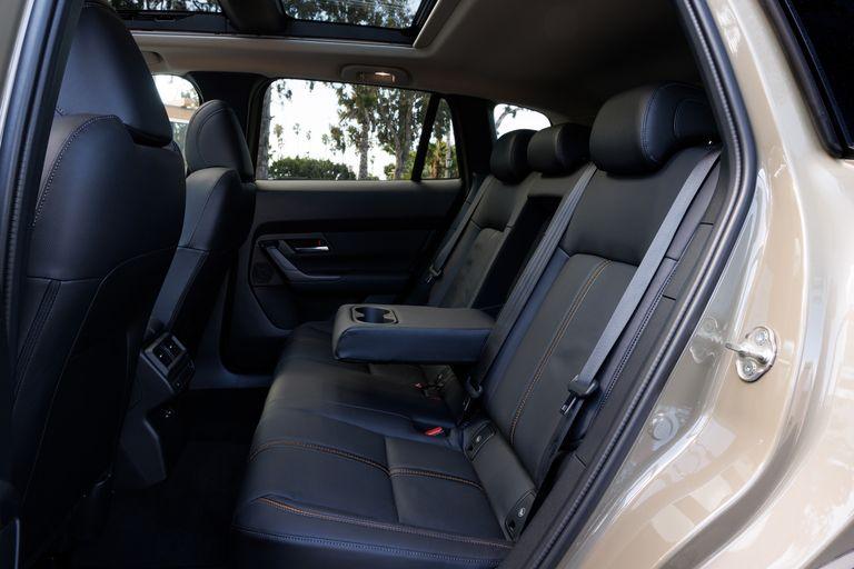 2023-mazda-cx-50-114-1648235897.jpg