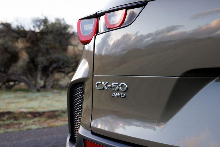 2023-mazda-cx-50-125-1648235905.jpg