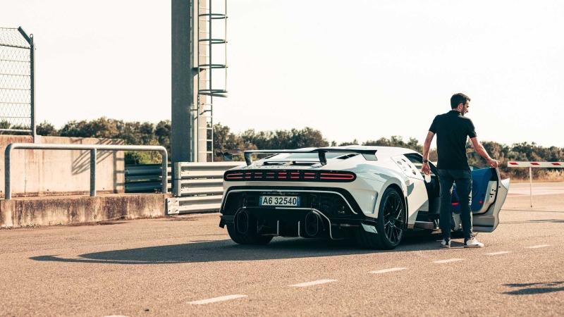 bugatti-centodieci-i-collaudi-sulla-pista-di-nardo (7).jpg