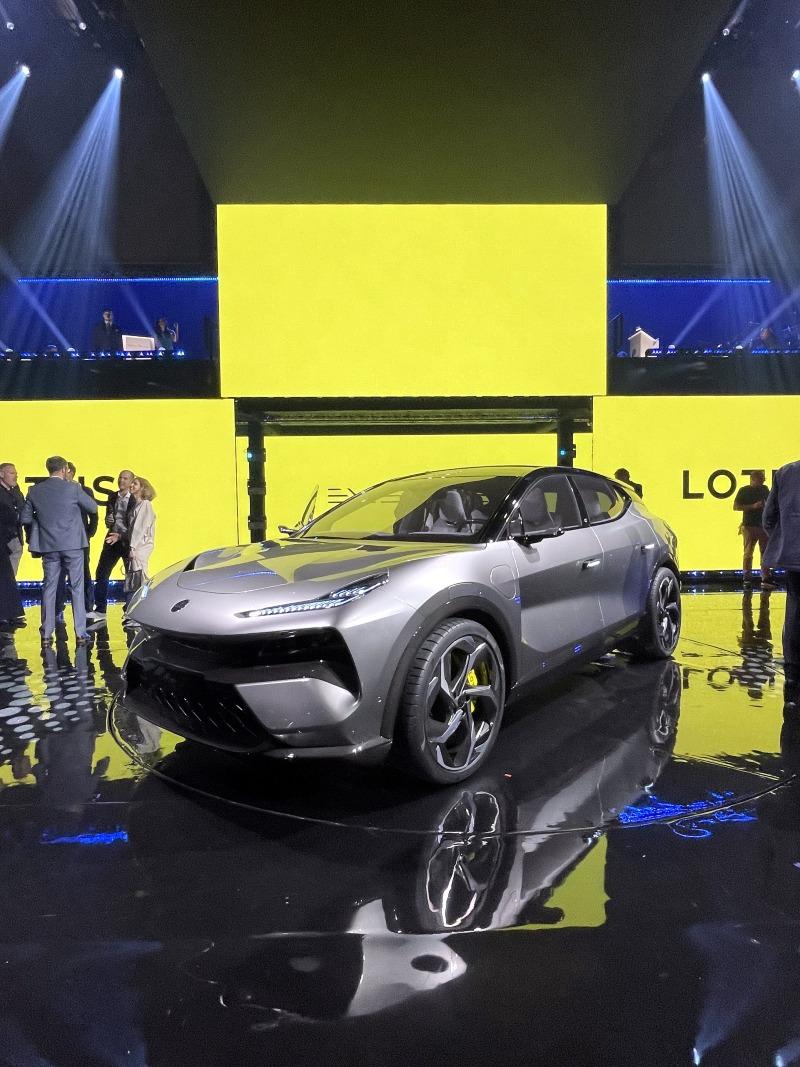 Lotus-Eletre-14.jpg