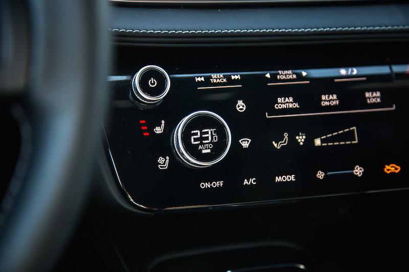 qx60-touch-dials.jpg