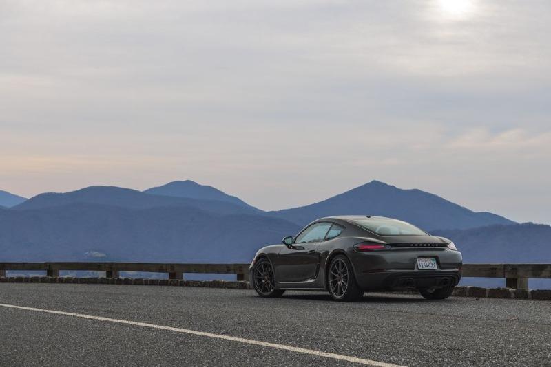 2022-porsche-718-cayman-4l-134-1648783301.jpg