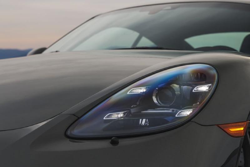 2022-porsche-718-cayman-4l-162-1648783307.jpg