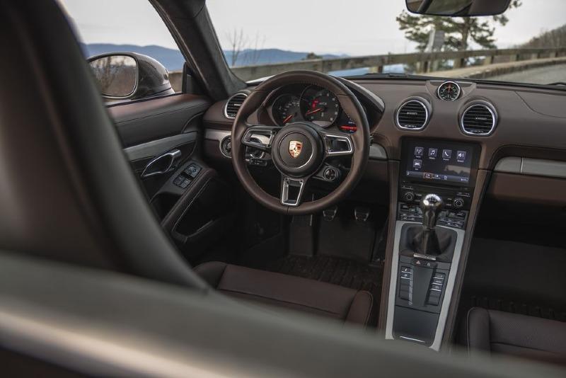 2022-porsche-718-cayman-4l-197-1648783312.jpg