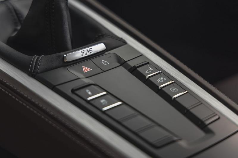 2022-porsche-718-cayman-4l-217-1648783317.jpg