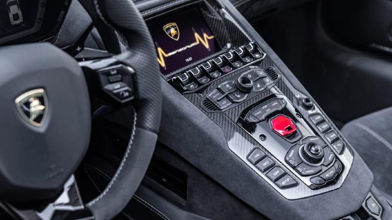 7-Lamborghini-Aventador-Ultimae.jpg