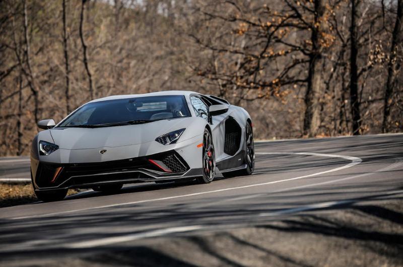 11-lamborghini-aventador-ultimae-2022-first-drive-cornering.jpg