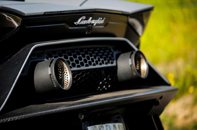 5-lamborghini-aventador-ultimae-2022-first-drive-exhausts.jpg