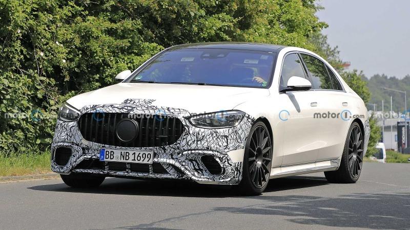 2022-mercedes-amg-s63e-spy-photo (1).jpg