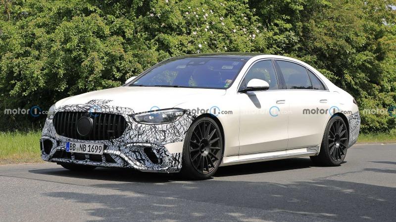 2022-mercedes-amg-s63e-spy-photo (2).jpg