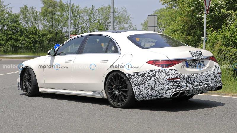 2022-mercedes-amg-s63e-spy-photo (6).jpg