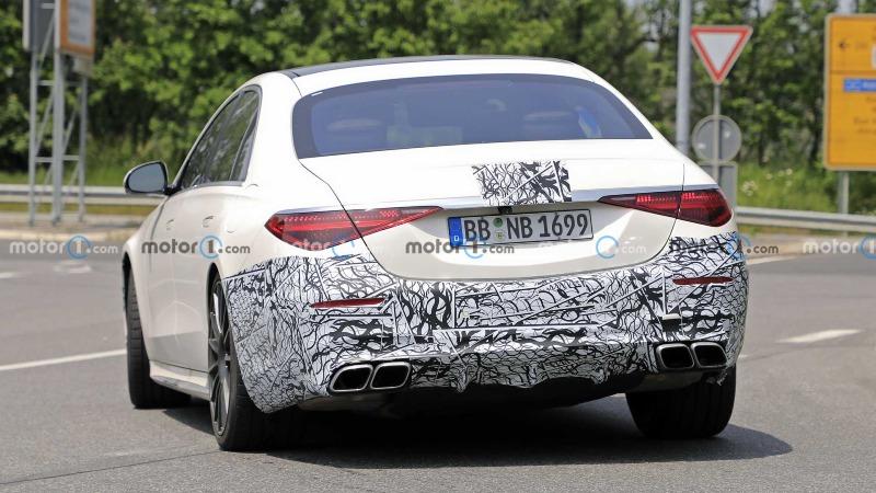 2022-mercedes-amg-s63e-spy-photo (9).jpg