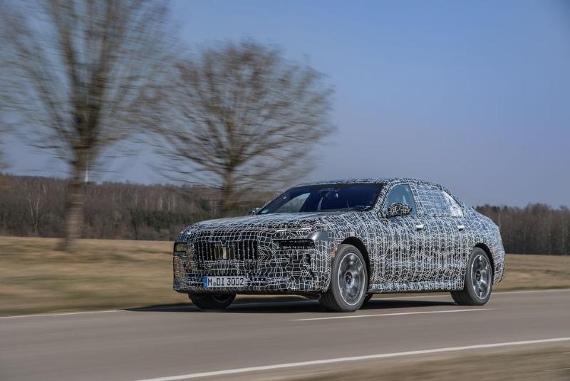 2023-bmw-7-series-prototype-101-1649095250.jpg