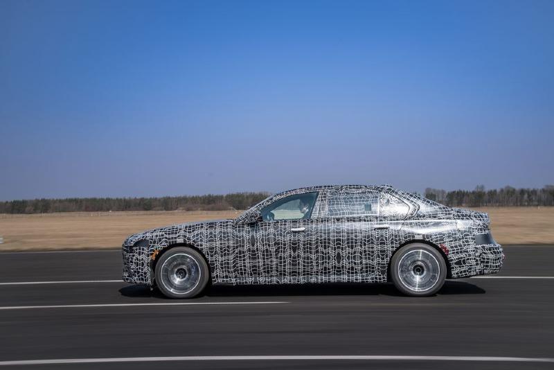 2023-bmw-7-series-prototype-103-1649095253.jpg