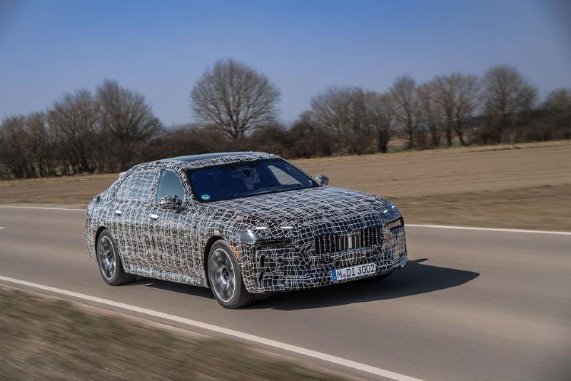 2023-bmw-7-series-prototype-105-1649095255.jpg