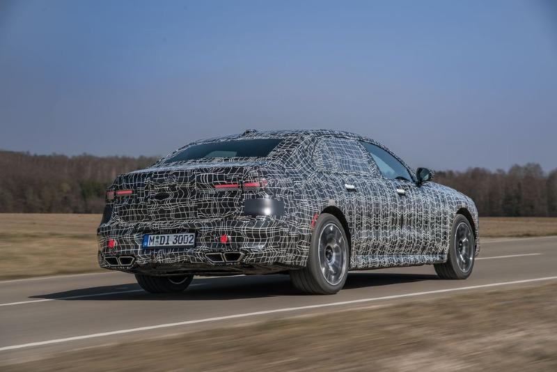 2023-bmw-7-series-prototype-106-1649095253.jpg