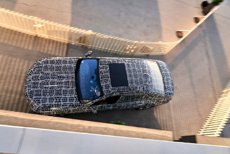 2023-bmw-i7-prototype-103-1649095319.jpg