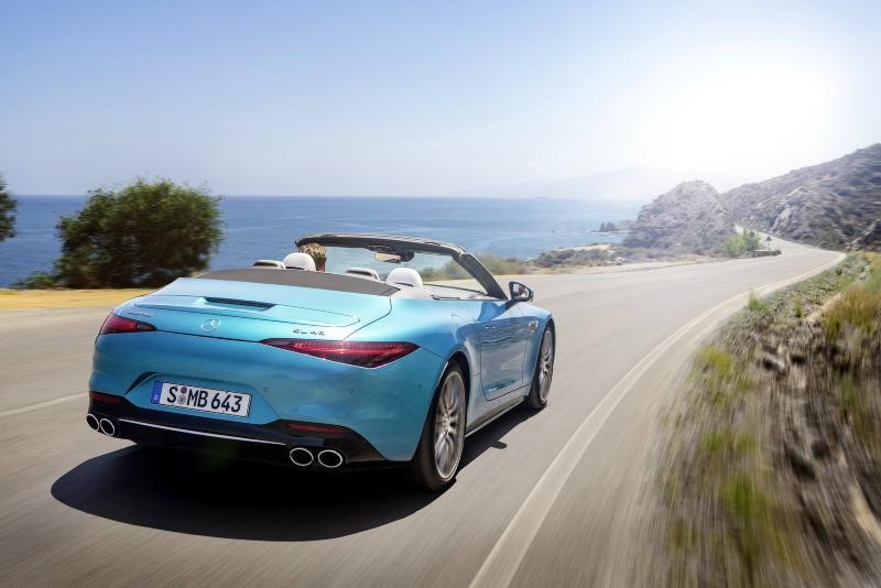 2023-Mercedes-AMG-SL-43-11.jpg