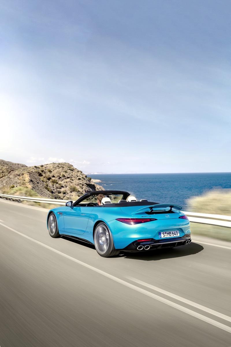 2023-Mercedes-AMG-SL-43-15.jpg