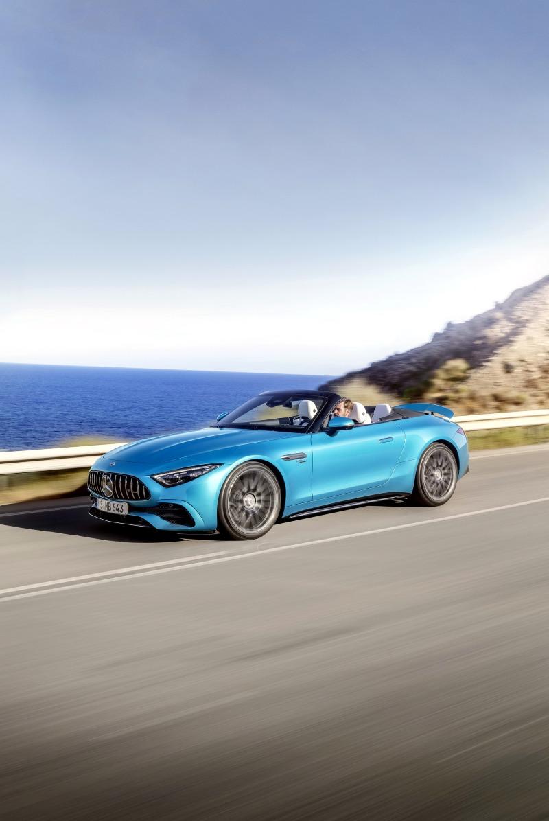2023-Mercedes-AMG-SL-43-16.jpg