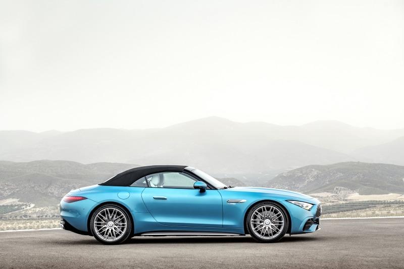 2023-Mercedes-AMG-SL-43-26.jpg