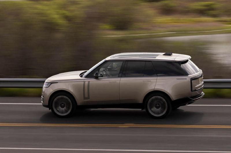 2-land-rover-range-rover-2022-first-drive-review-side-pan_0.jpg