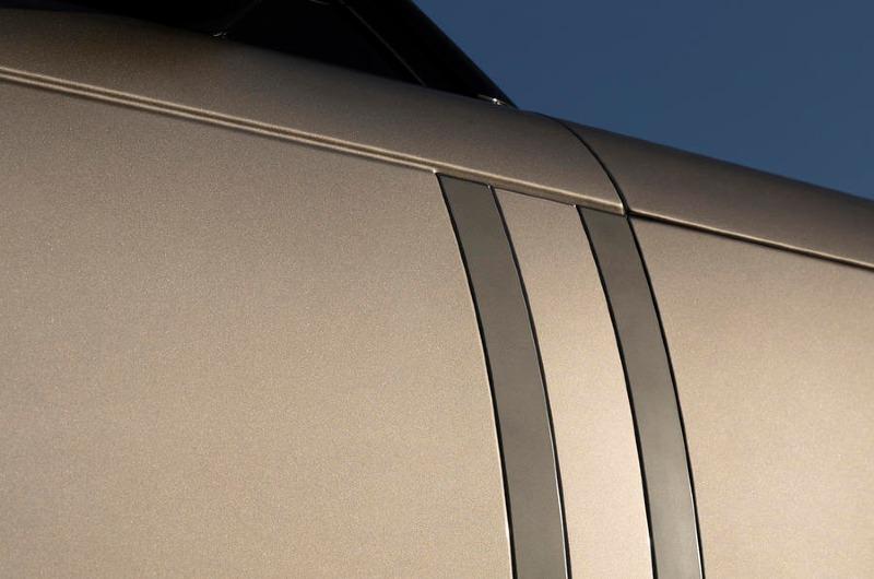 6-land-rover-range-rover-2022-first-drive-review-side-decals.jpg