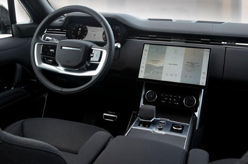 8-land-rover-range-rover-2022-first-drive-review-dashboard.jpg