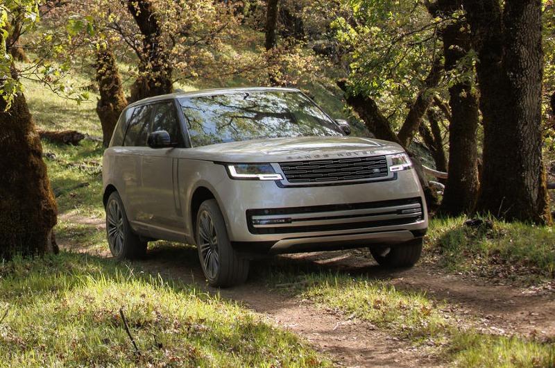 17-land-rover-range-rover-2022-first-drive-review-vinyard.jpg