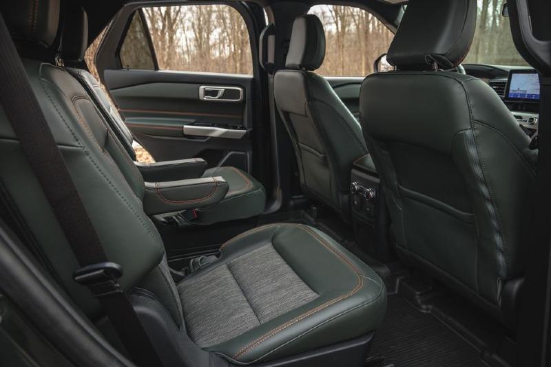 2022-ford-explorer-timberline-145-1649185249.jpg