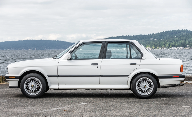 1991-bmw-ix-1649450127 2.png