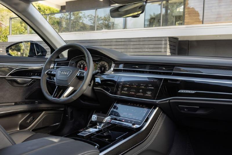 2022-audi-s8-fd-131-1649645163.jpg