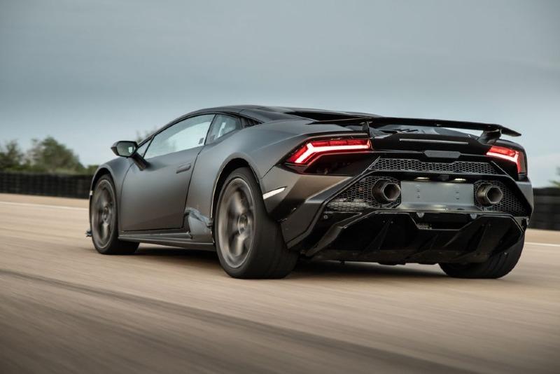 2022-lamborghini-huracan-tecnica-prototype-104-1649256632 4.jpg