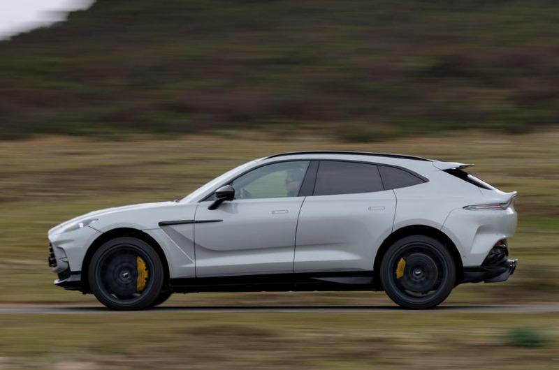 2-aston-martin-dbx-707-2022-first-drive-review-side-pan.jpg