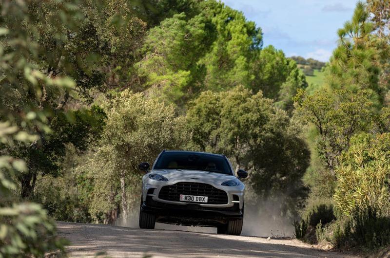 15-aston-martin-dbx-707-2022-first-drive-review-off-road.jpg