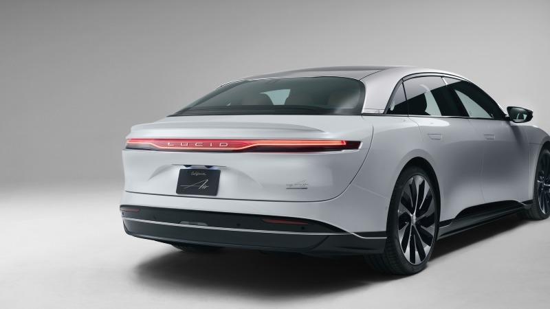 lucid-starts-selling-air-grand-touring-promises-air-grand-touring-performance-for-june_24.jpg