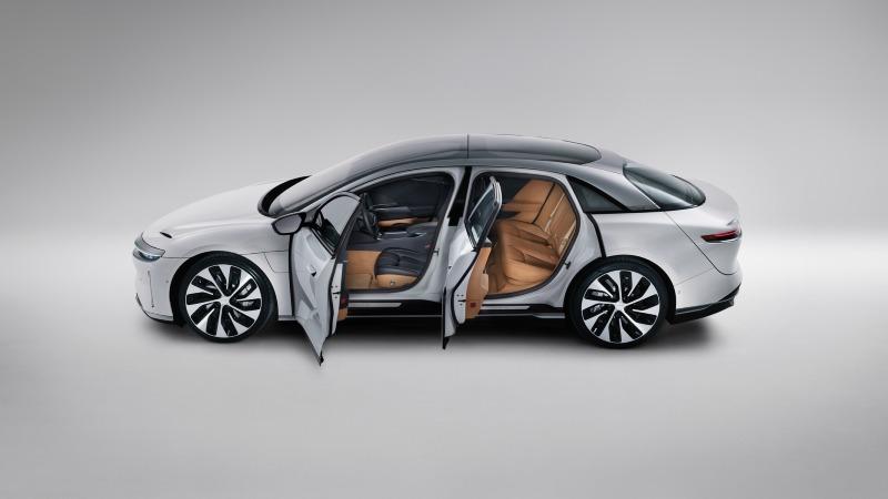 lucid-starts-selling-air-grand-touring-promises-air-grand-touring-performance-for-june_26.jpg