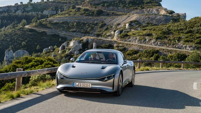 mercedes-benz-vision-eqxx-concept-exterior-front-quarter (3).jpg