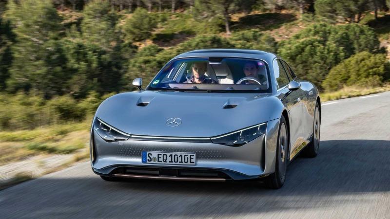 mercedes-benz-vision-eqxx-concept-exterior-front-quarter (4).jpg